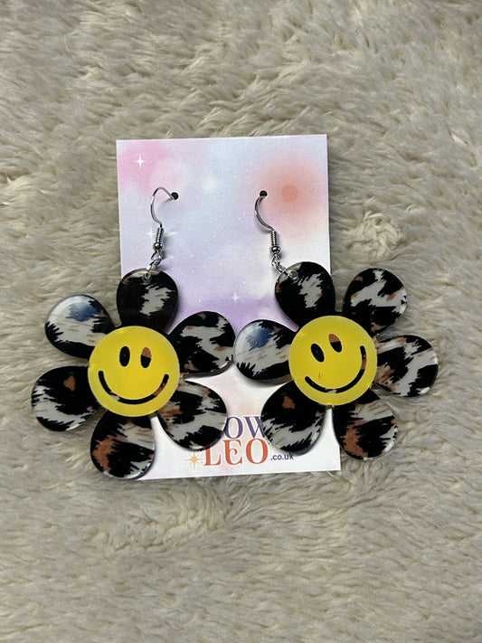 Clouded Leopard Smiley Flower Earrings