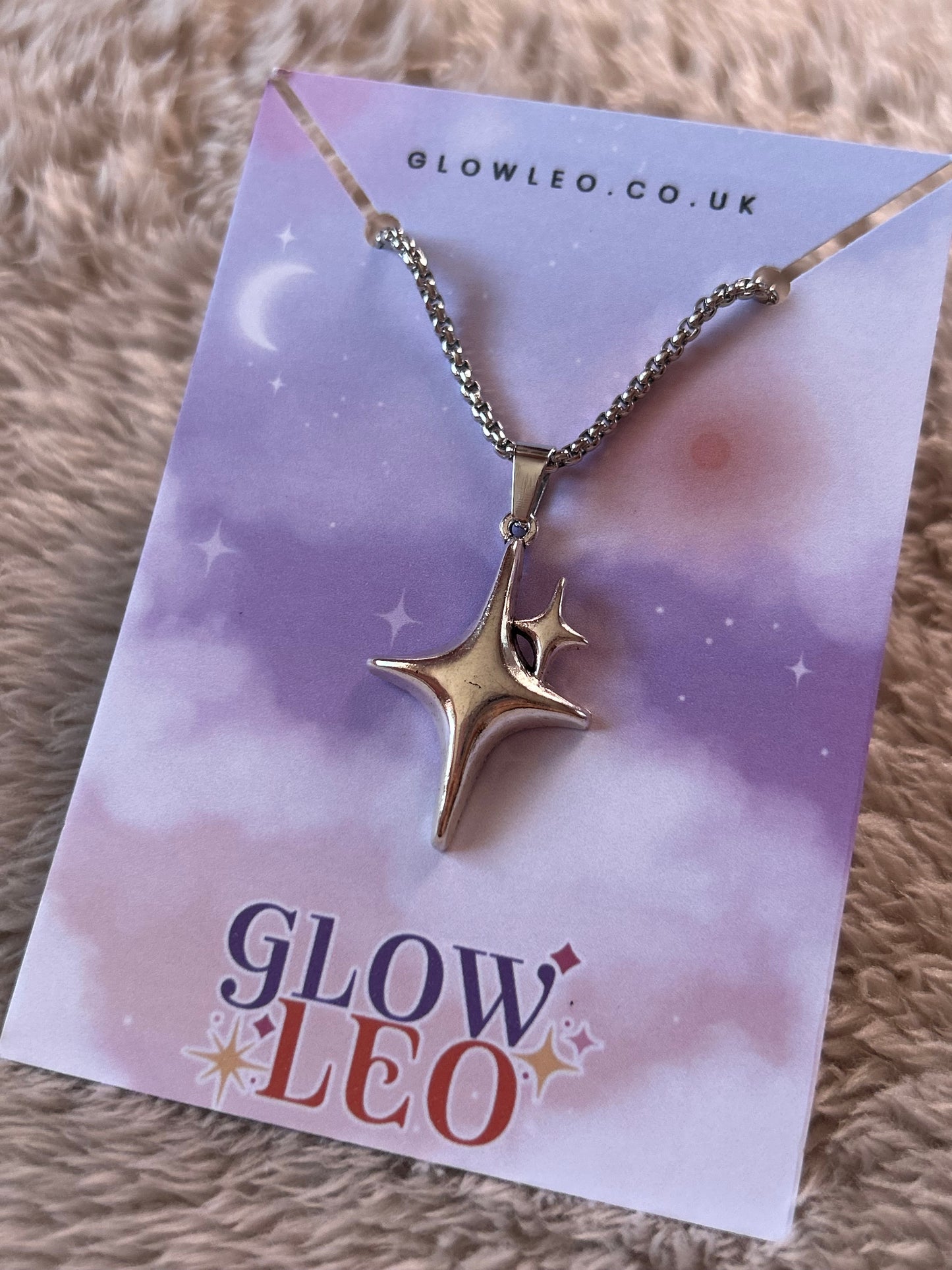 Glow Leo Sparkle Necklace